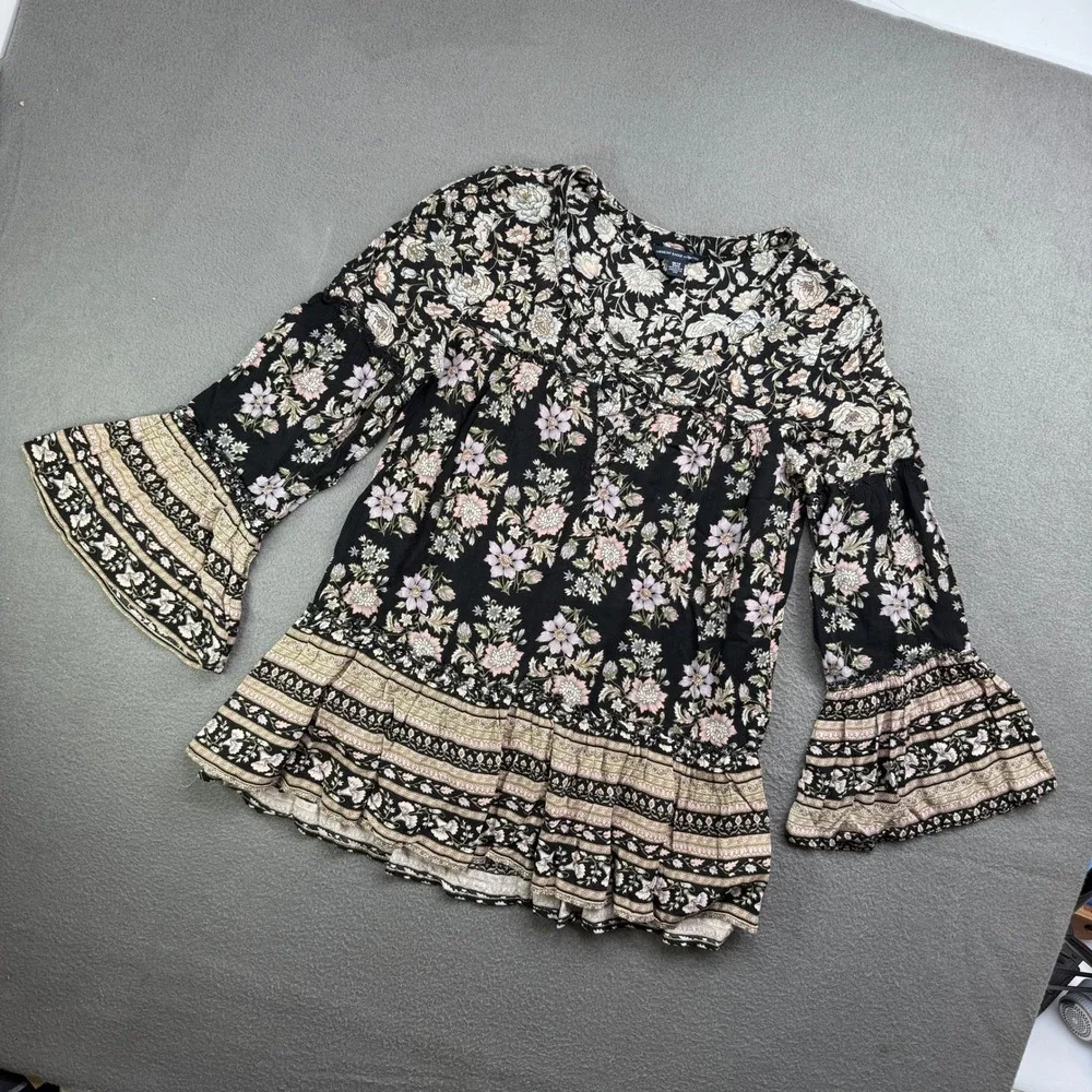 American Eagle Top Womens XS Black Floral‎ Bell Sleeve Peplum Boho Blouse Shirt